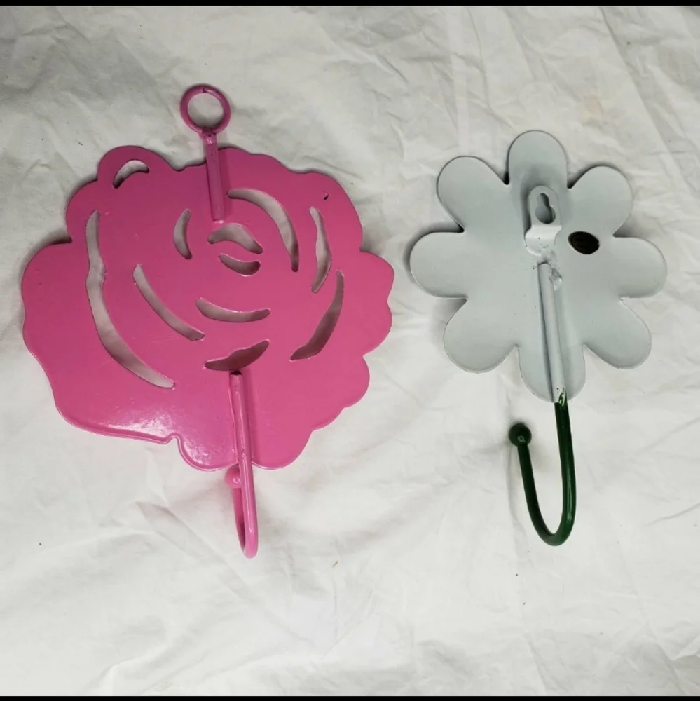 2 Floral Metal Wall Hooks 6
